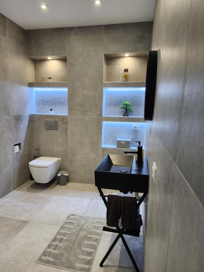 Durres City Apartment, City Center & Close To The Beach Exterior photo
